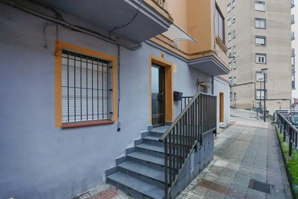 Flat for sale in Cruces, imagen 2