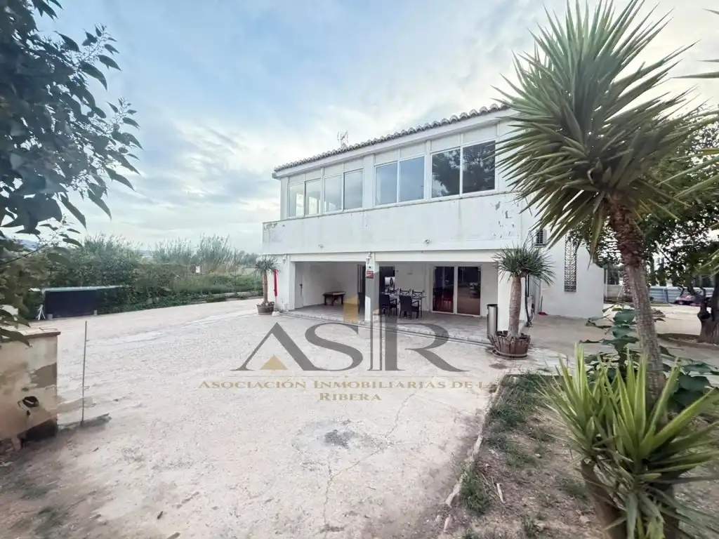 Villa mit Pool zum Verkauf in Calle Llimoners