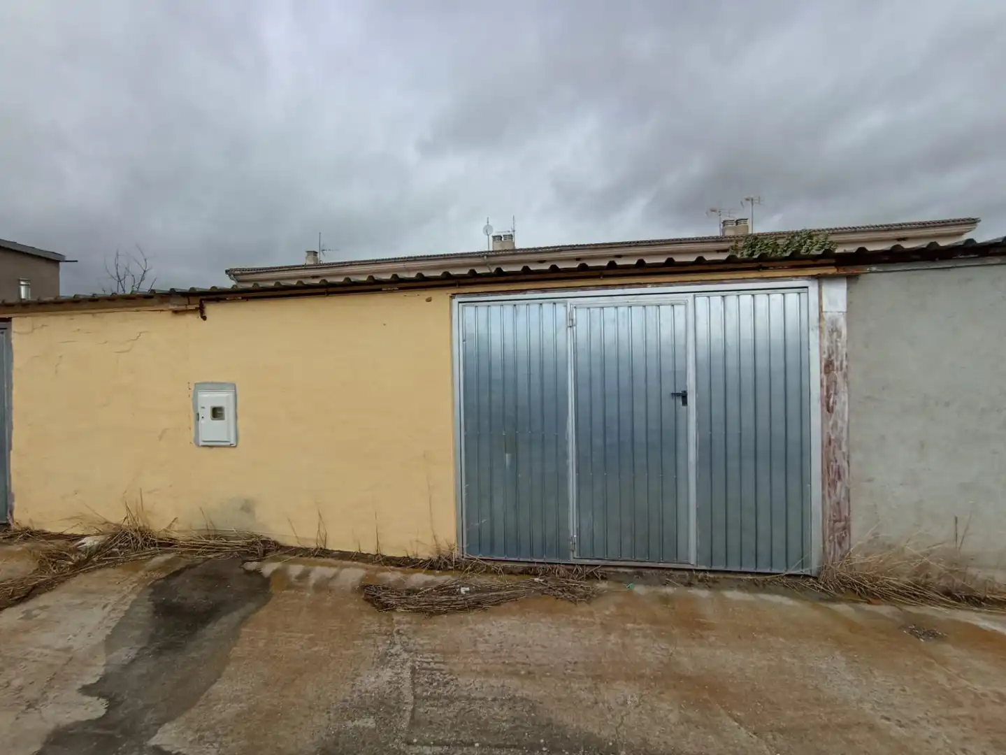 Parking de Casa adosada en venta en Pozaldez