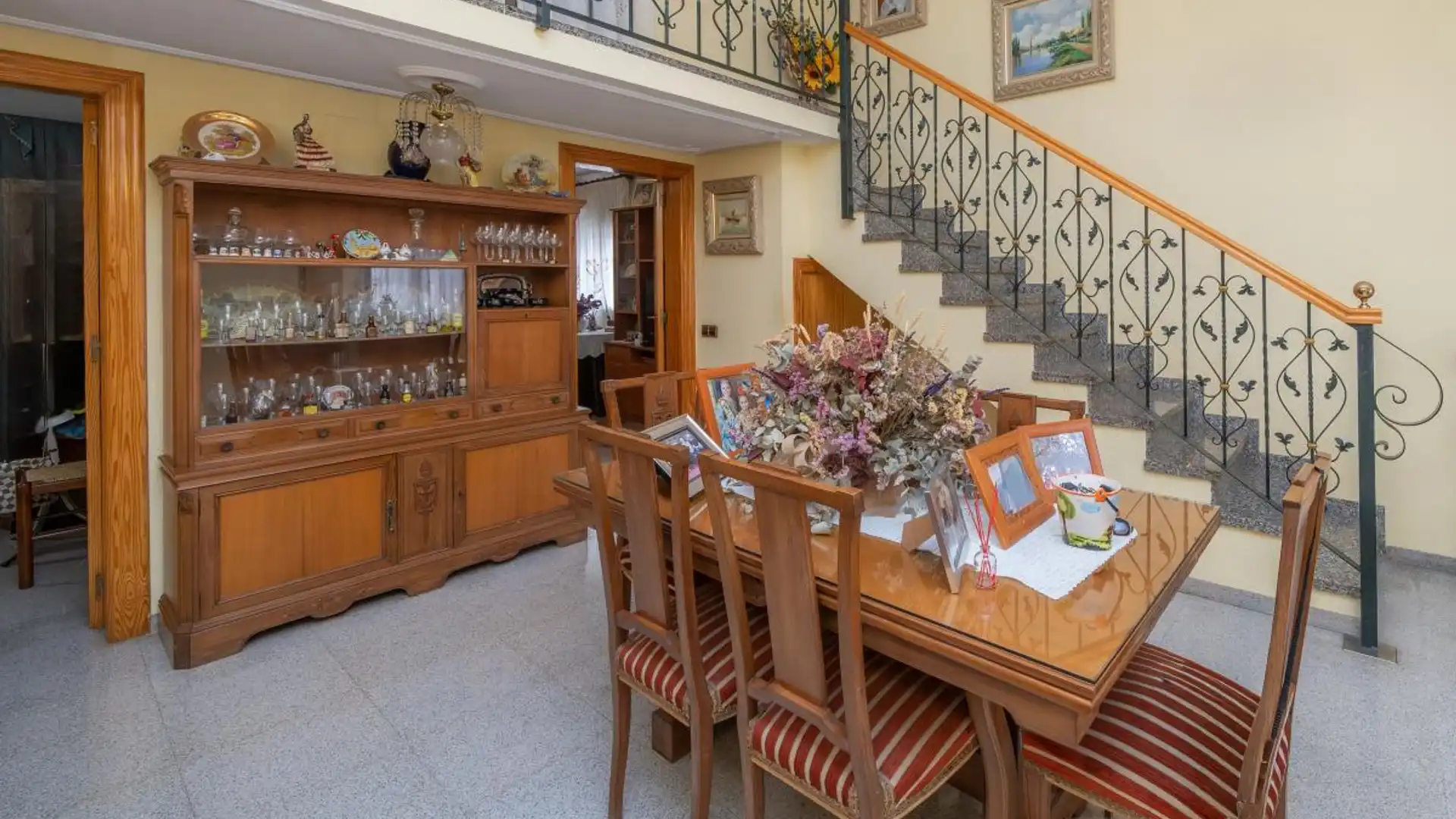 Comedor de Casa adosada en venta en Alicante / Alacant con Aire acondicionado, Calefacción y Jardín privado