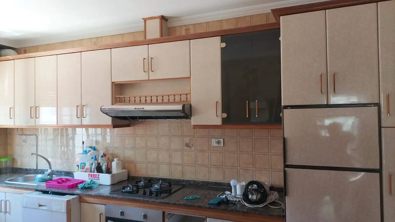 Cuina de Casa o xalet en venda en Ribeira amb Calefacció, Jardí privat i Parquet