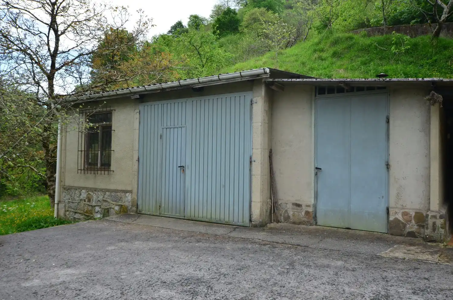 Vista exterior de Casa o xalet en venda en Piloña amb Calefacció, Terrassa i Traster