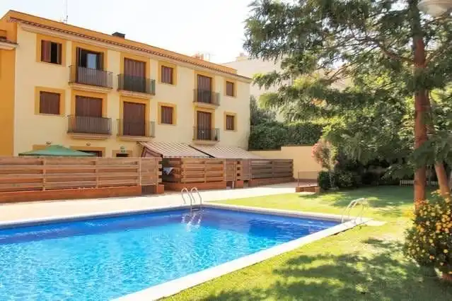 Swimming pool of Ground floor for sale in Creixell  with Air Conditioner, Private garden and Parquet flooring