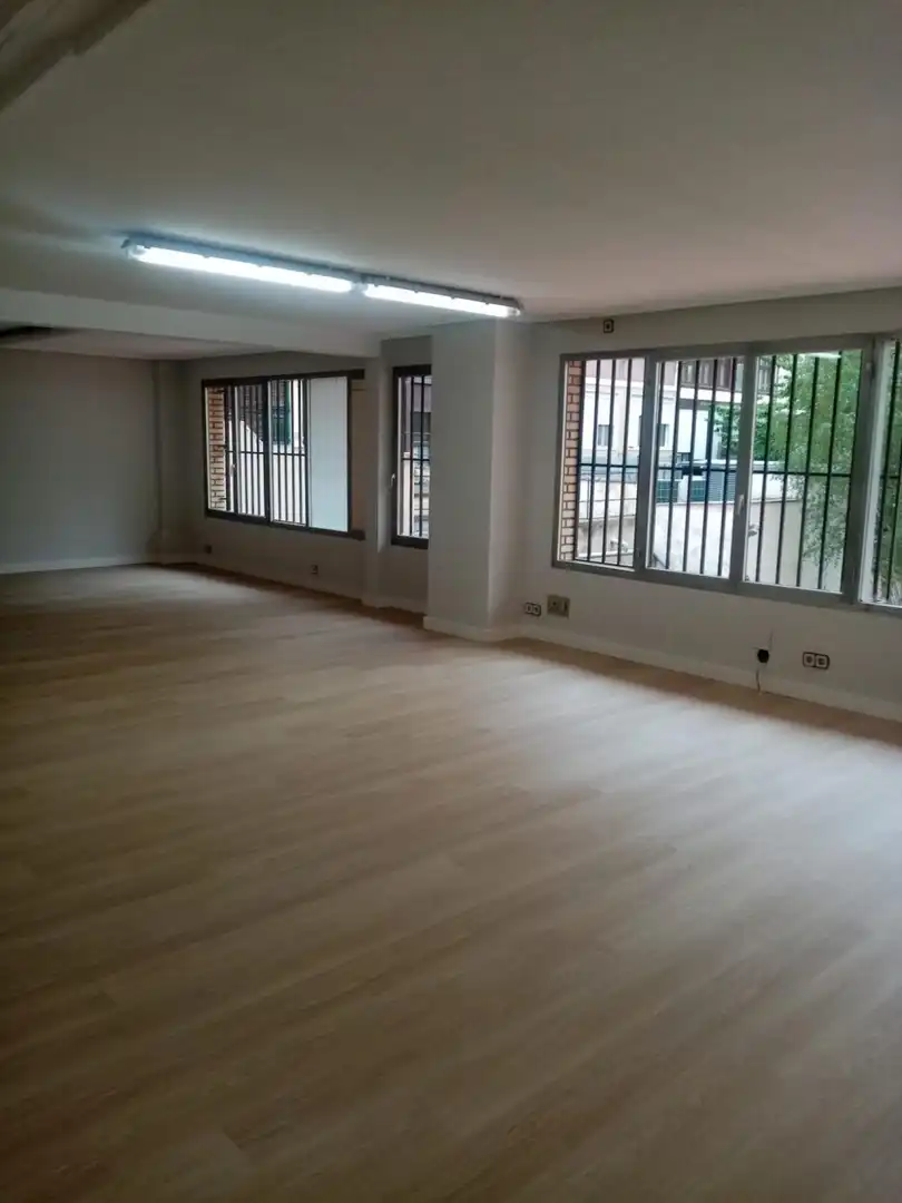 Bureau avec ascenseur à louer à Logroño - gran via
