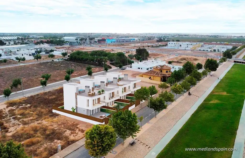 Vista exterior de Casa o xalet en venda en Pilar de la Horadada amb Aire condicionat, Calefacció i Jardí privat