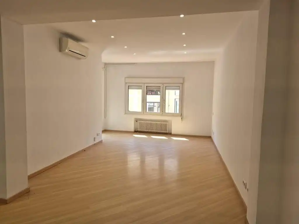 Piso con ascensor en venta en Diagonal