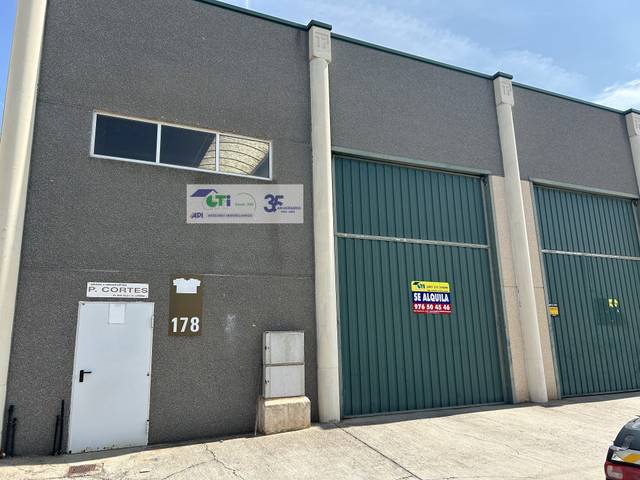 Nave industrial en Alquiler en POL. LOS LEONES en Pinseque
