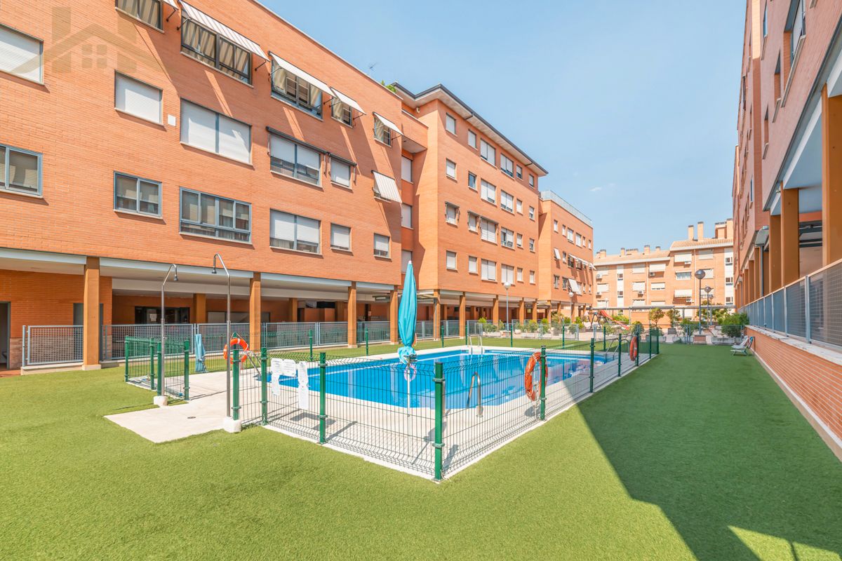 Swimming pool of Flat for sale in Alcobendas  with Heating, Parquet flooring and Storage room