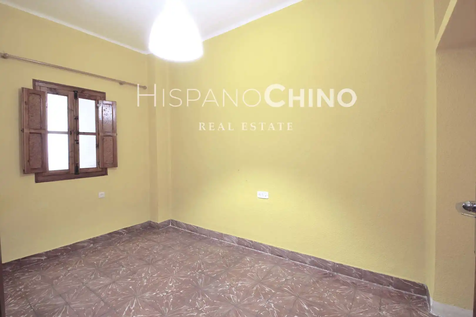 Casa adosada en venta en Serra con Terraza