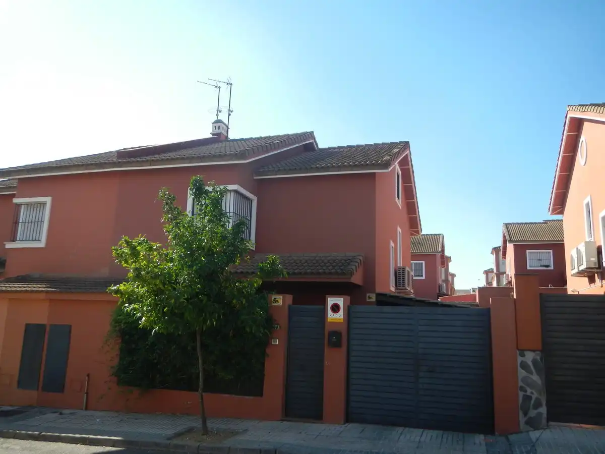 Exterior view of Flat for sale in Bormujos