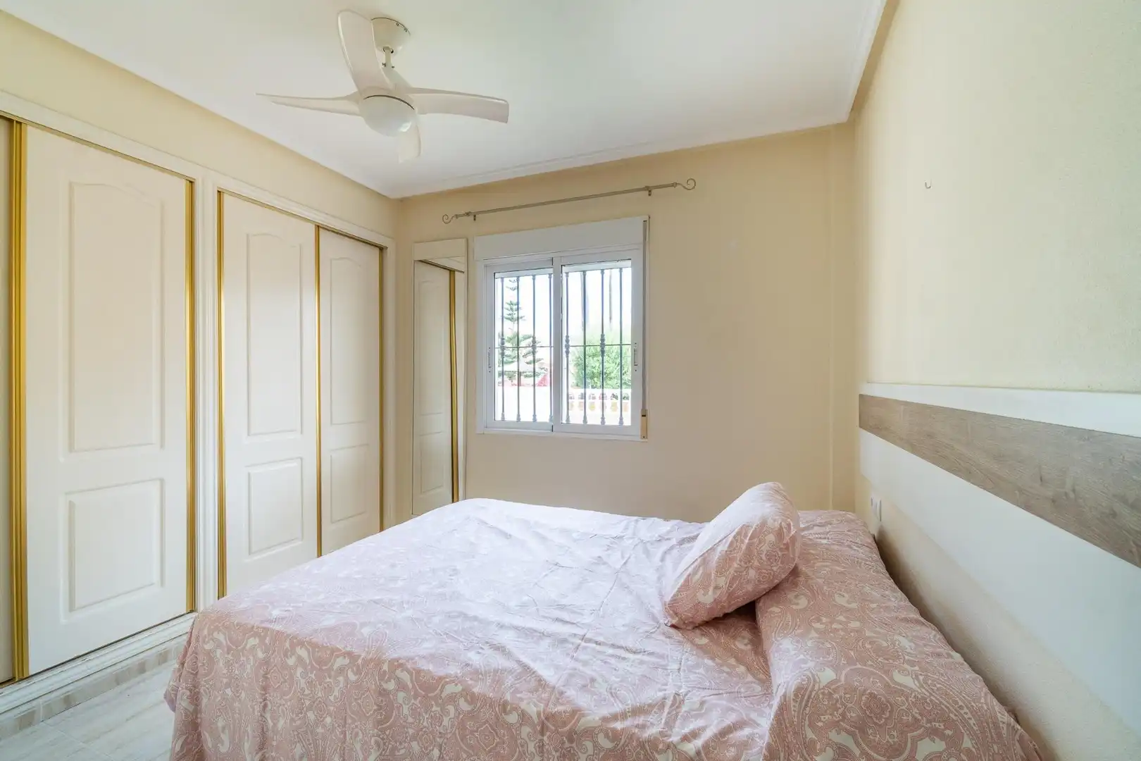 Bedroom of Apartments for sale in Orihuela