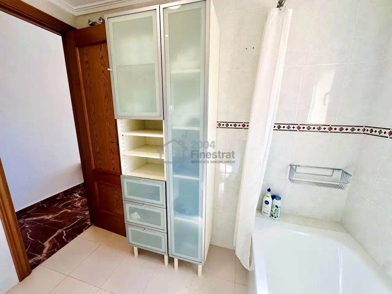 Bany de Pis en venda en Benidorm amb Terrassa, Moblat i Piscina comunitària