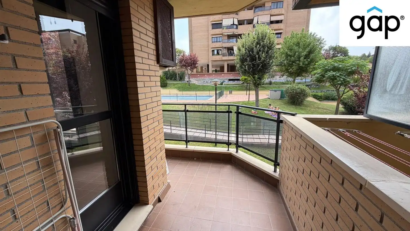 Terrassa de Pis de lloguer en Cuenca amb Calefacció, Traster i Moblat