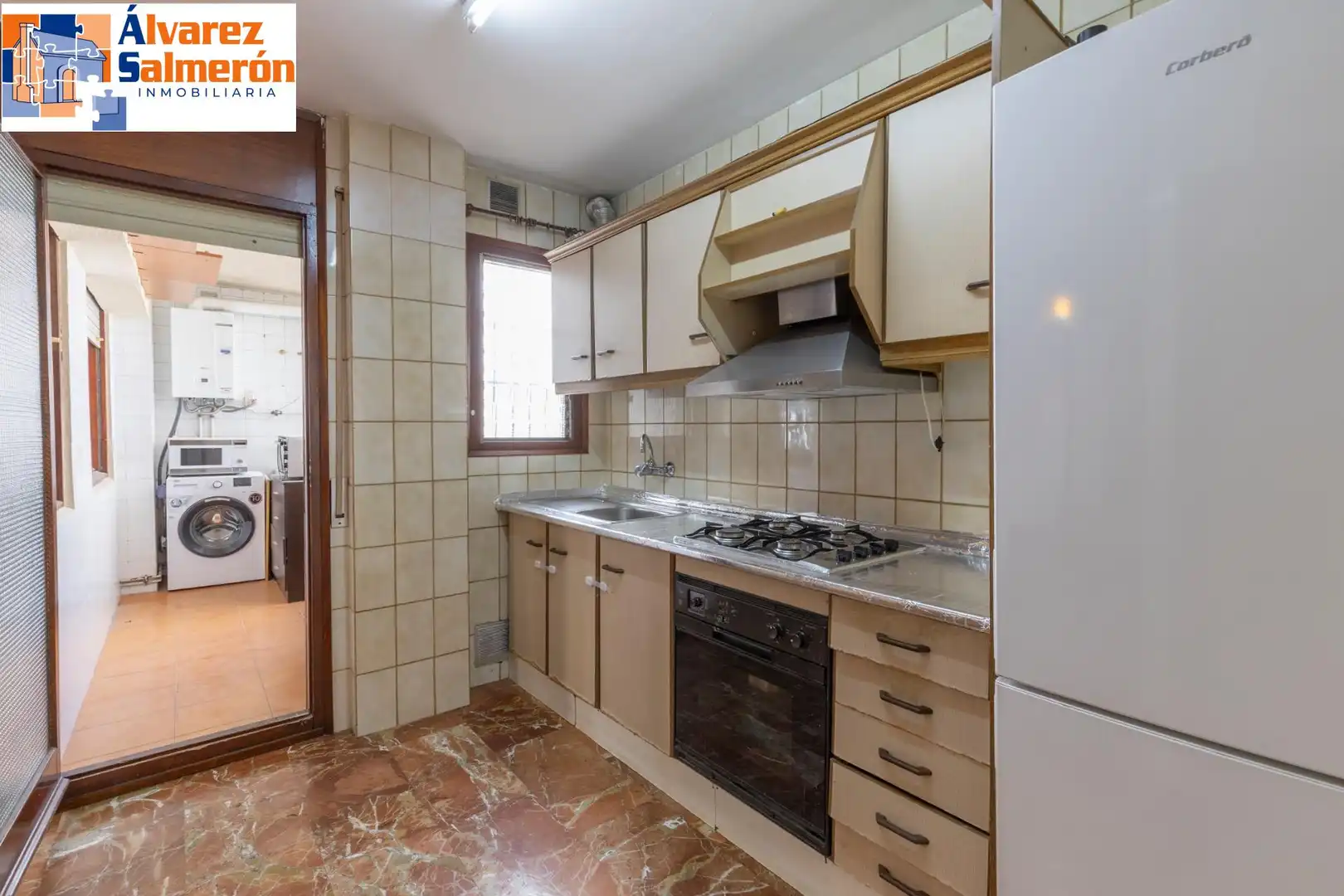 Cuina de Pis en venda en Granada amb Calefacció i Terrassa