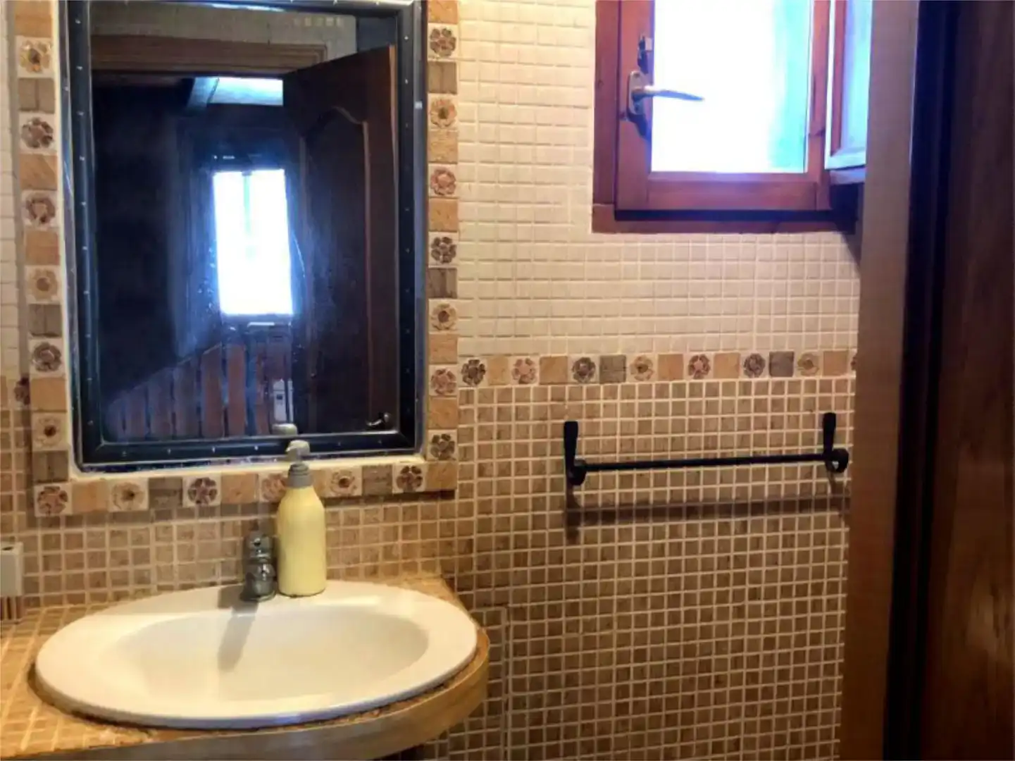 Bany de Pis en venda en El Burgo amb Jardí privat, Parquet i Traster