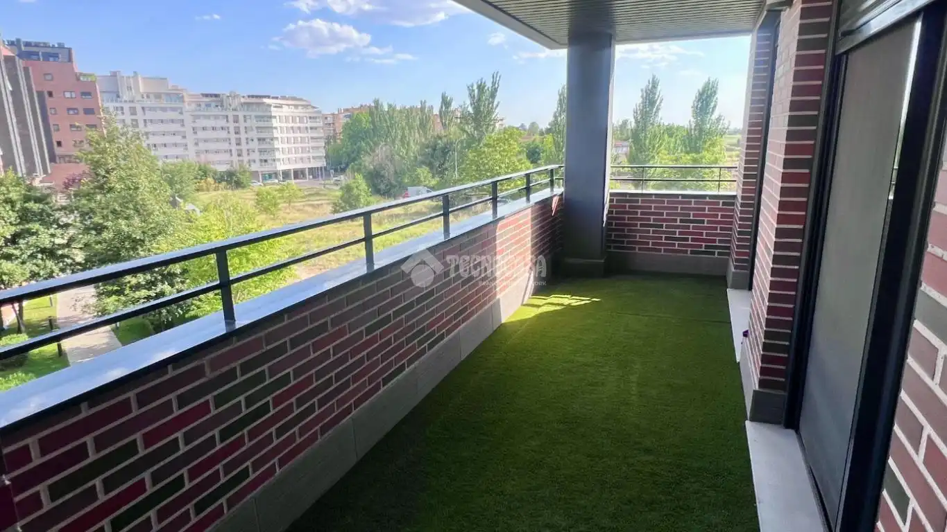 Terraza de Piso en venta en Alcalá de Henares con Terraza