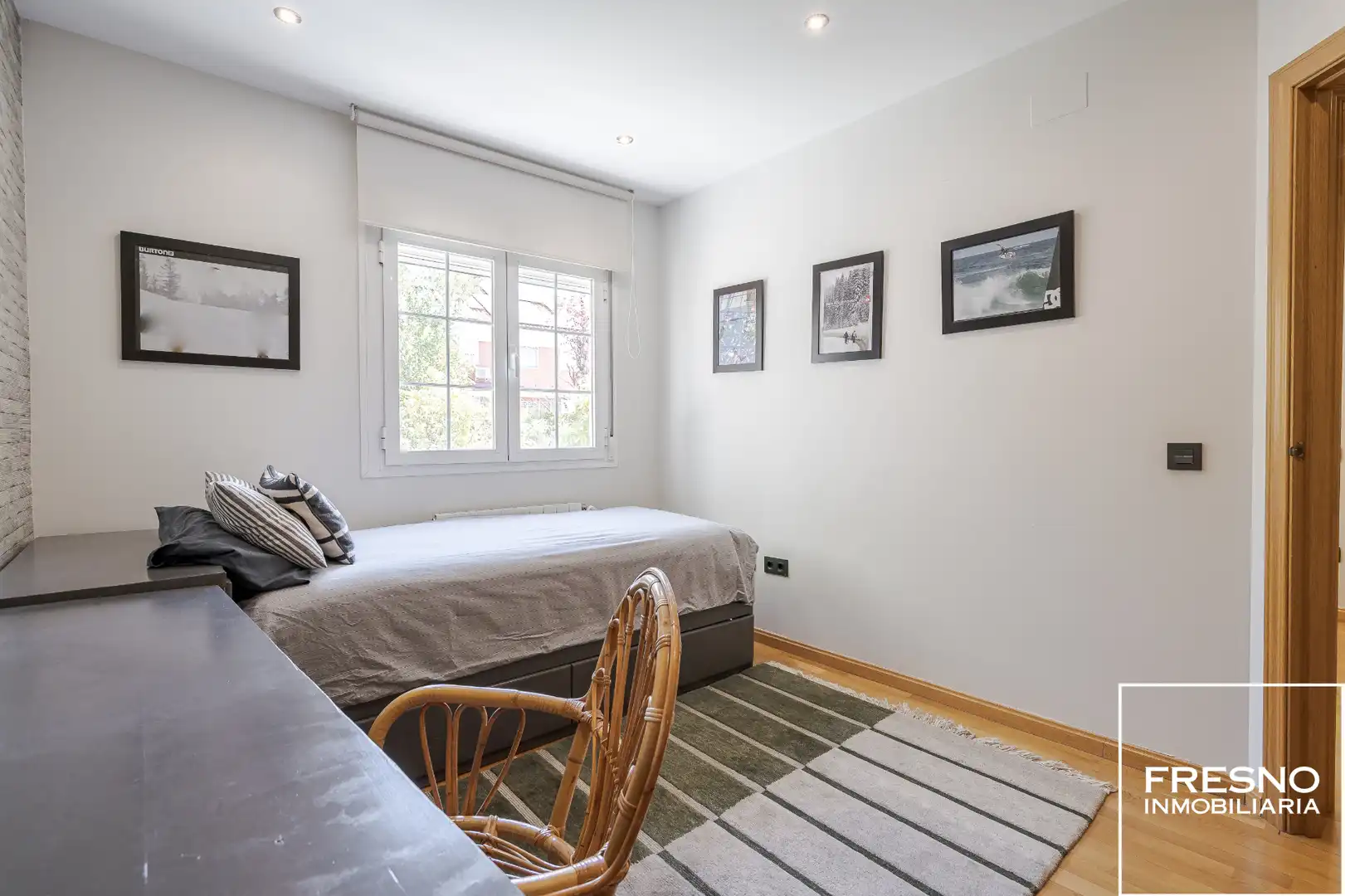 Dormitori de Casa adosada en venda en Cobeña amb Aire condicionat, Calefacció i Jardí privat