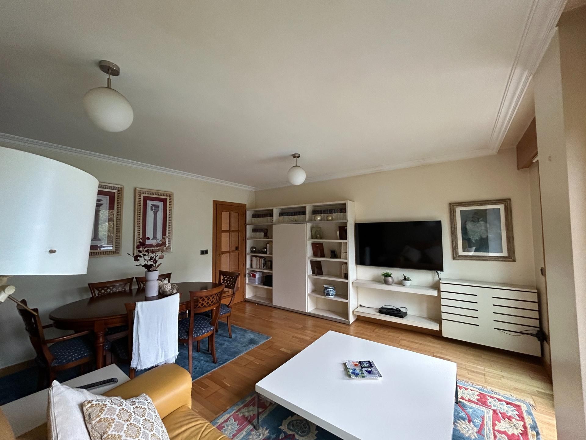 Living room of Flat for sale in Santiago de Compostela 