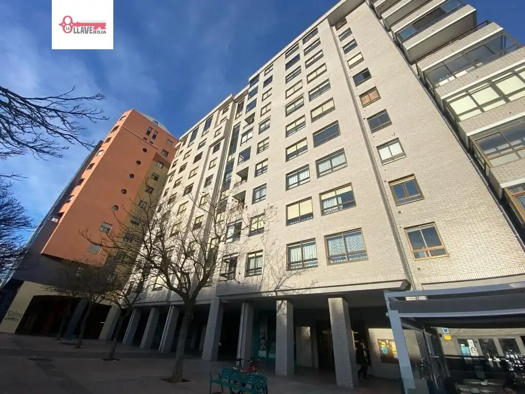 Außenansicht von Wohnung zum Verkauf in Burgos mit Heizung, Parkett und Abstellraum