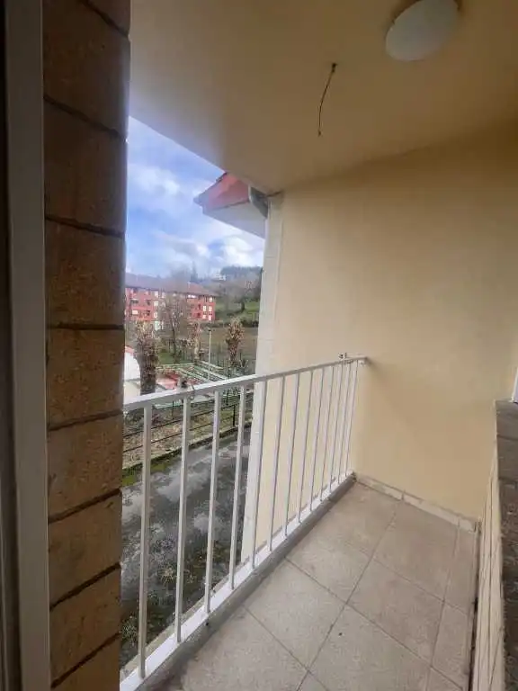 Terraza de Dúplex en venta en Bárcena de Pie de Concha con Calefacción, Trastero y Amueblado