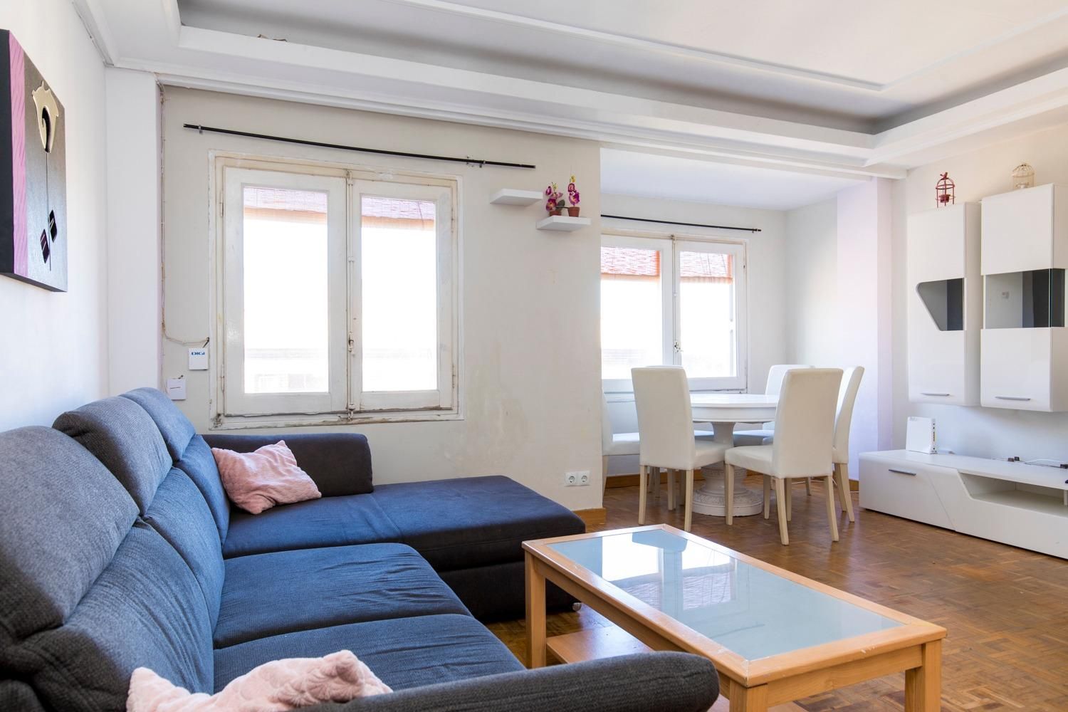 Sala de estar de Piso en venta en  Zaragoza Capital con Calefacción y Balcón