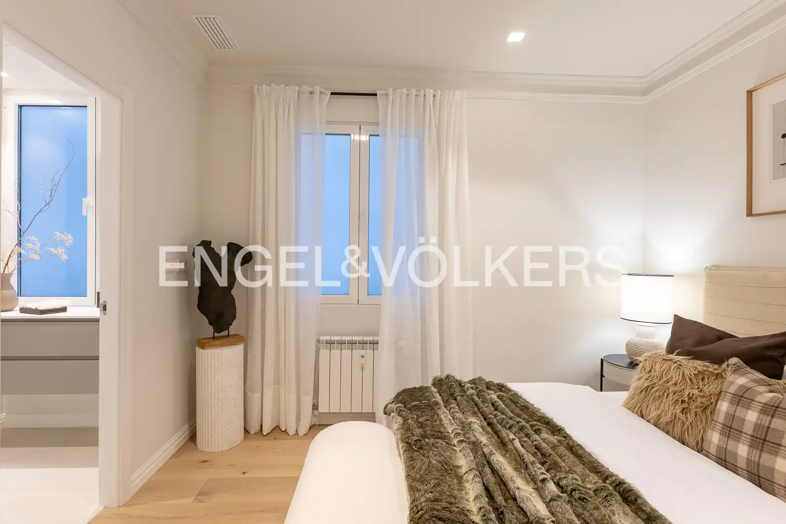 Schlafzimmer von Wohnung zum Verkauf in Madrid mit Klimaanlage und Heizung