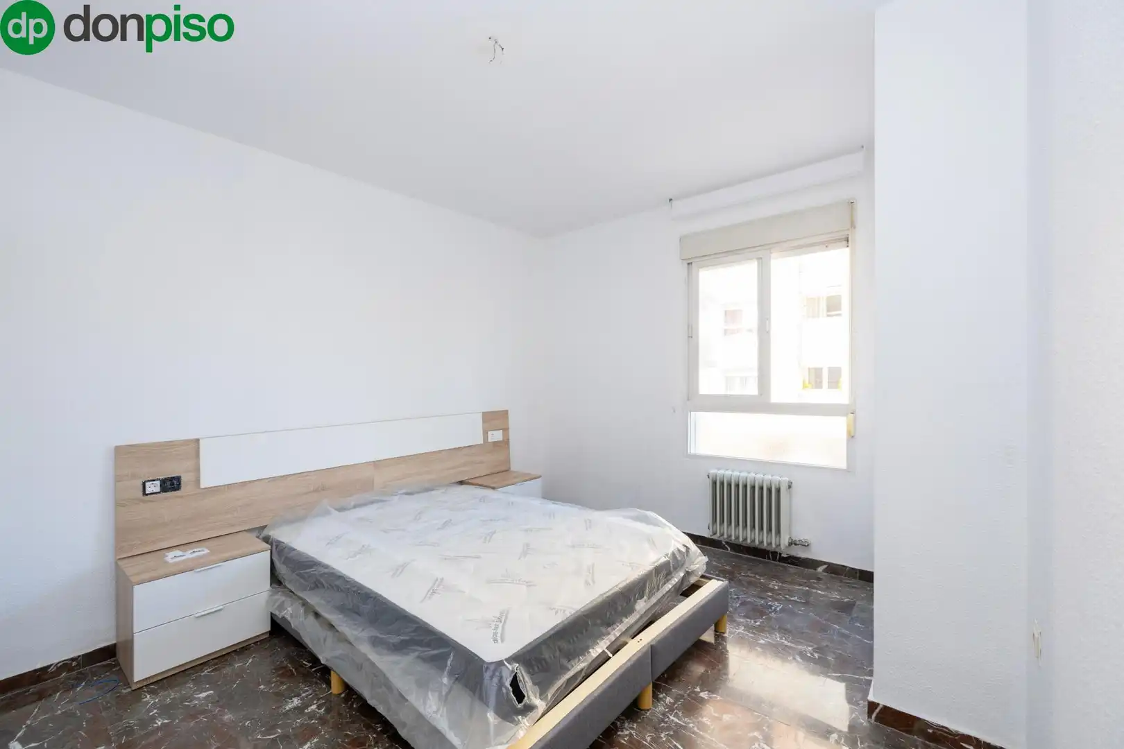 Bedroom of Flat for sale in Granada  with Alarm