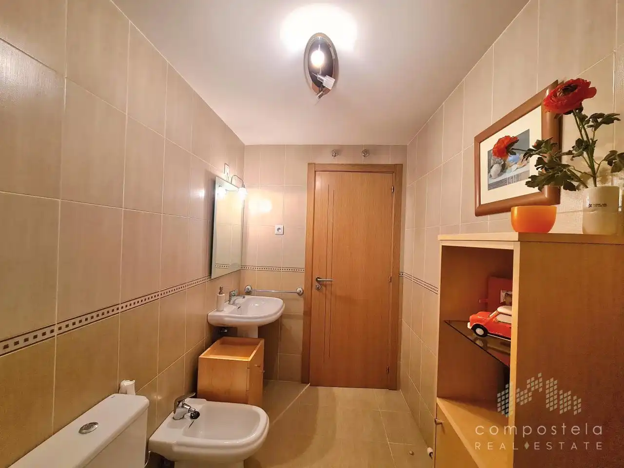 Badezimmer von Dachboden zur Miete in Ames mit Heizung, Abstellraum und Möbliert