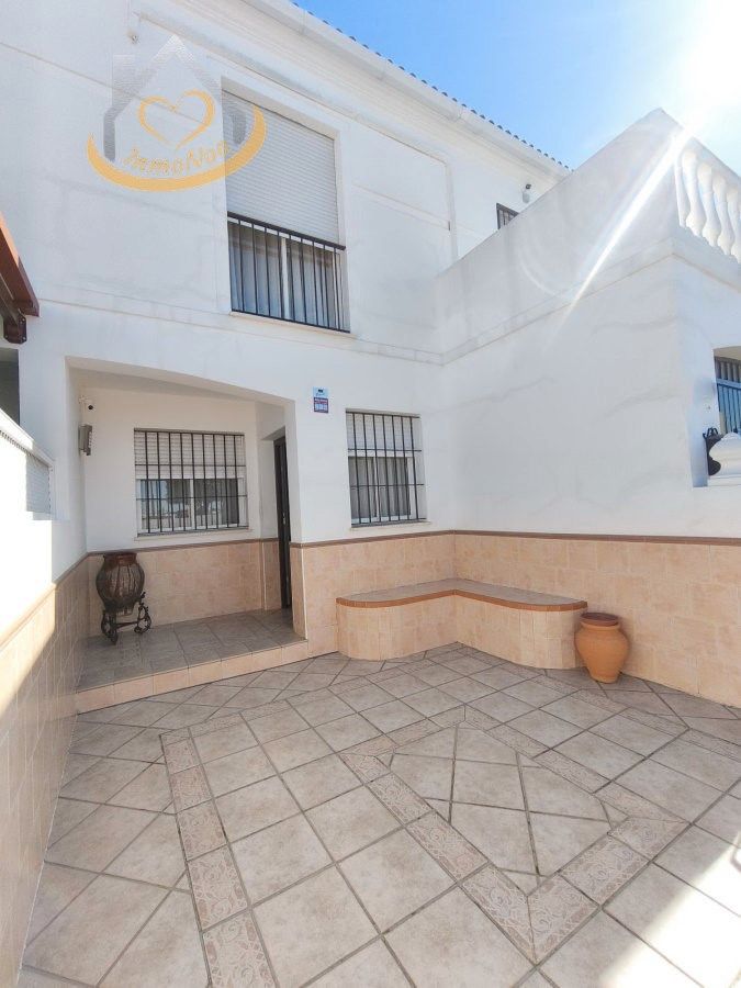 Single-family semi-detached for sale in Avenida de las Flores