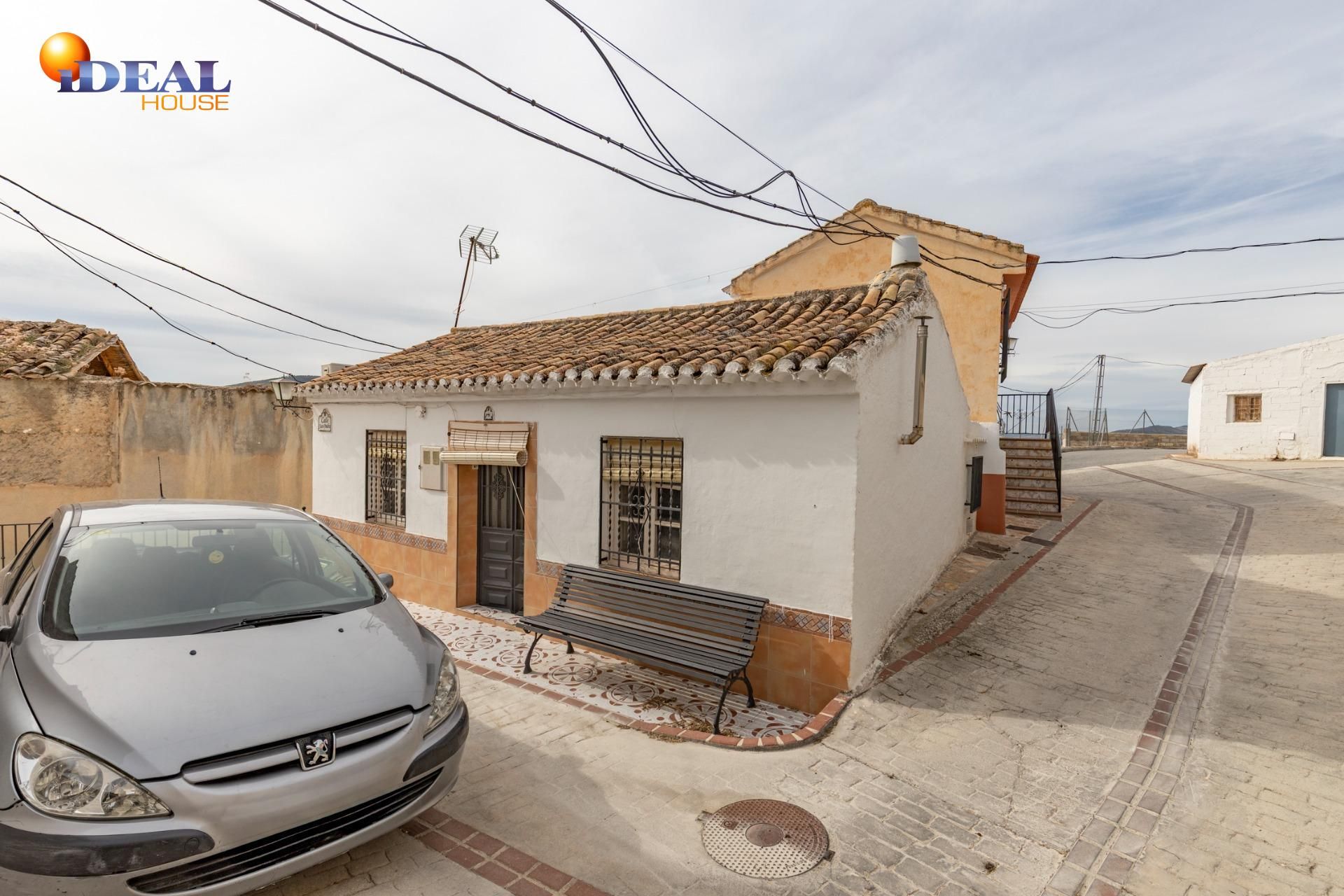 Exterior view of Single-family semi-detached for sale in Moclín