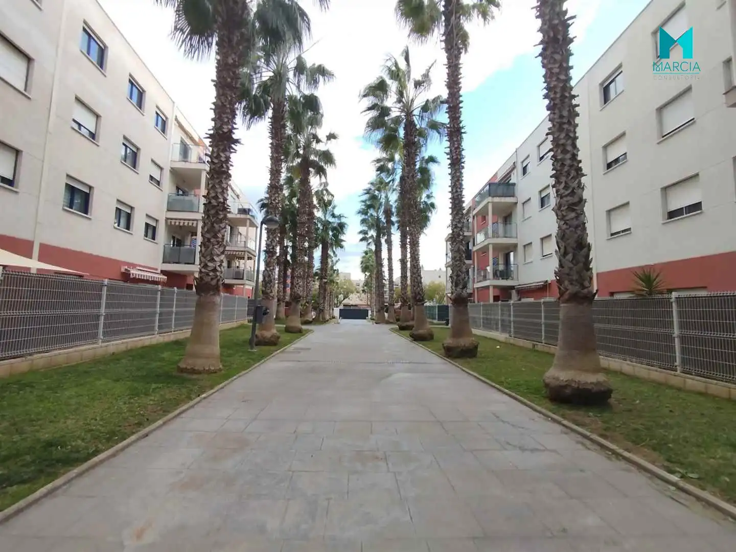 Vista exterior de Pis en venda en Riba-roja de Túria amb Terrassa
