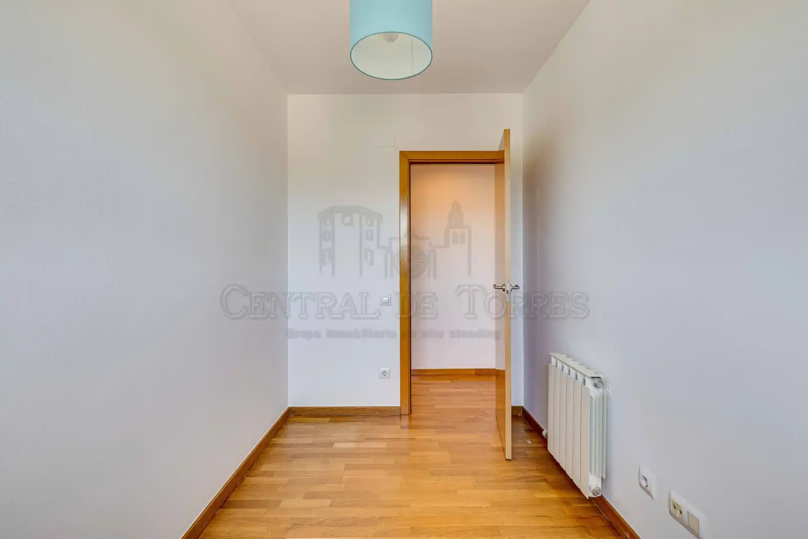 Bedroom of Flat for sale in Sant Cugat del Vallès  with Air Conditioner, Heating and Parquet flooring