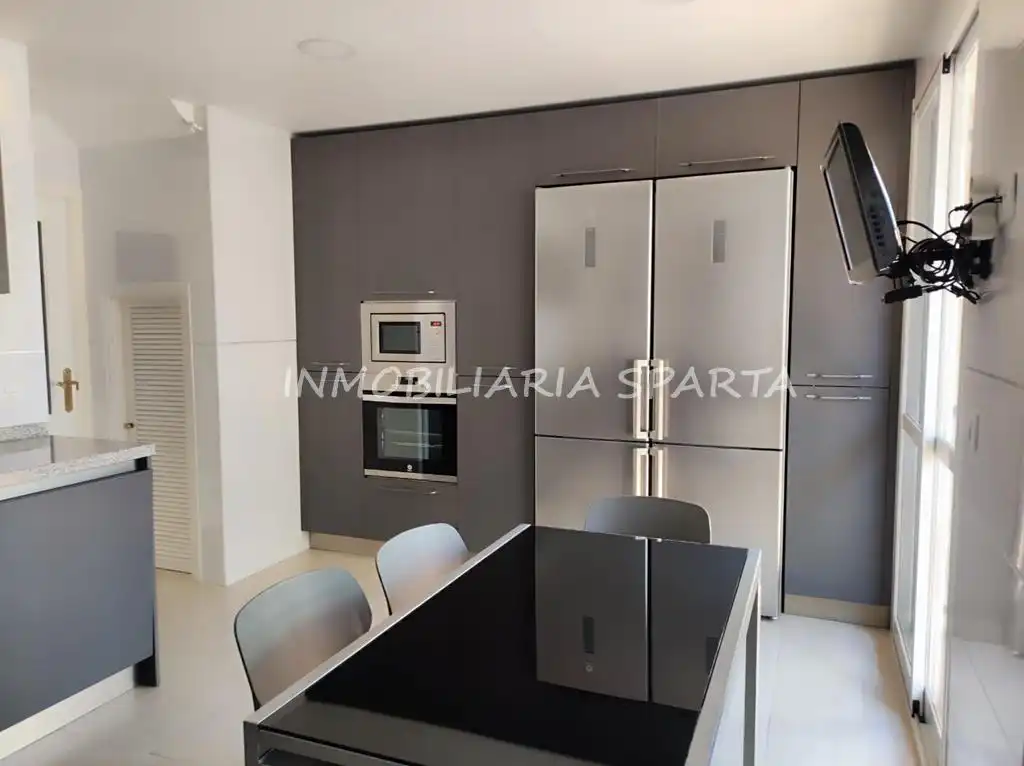 Cocina de Casa adosada en venta en Coria del Río con Aire acondicionado, Terraza y Trastero