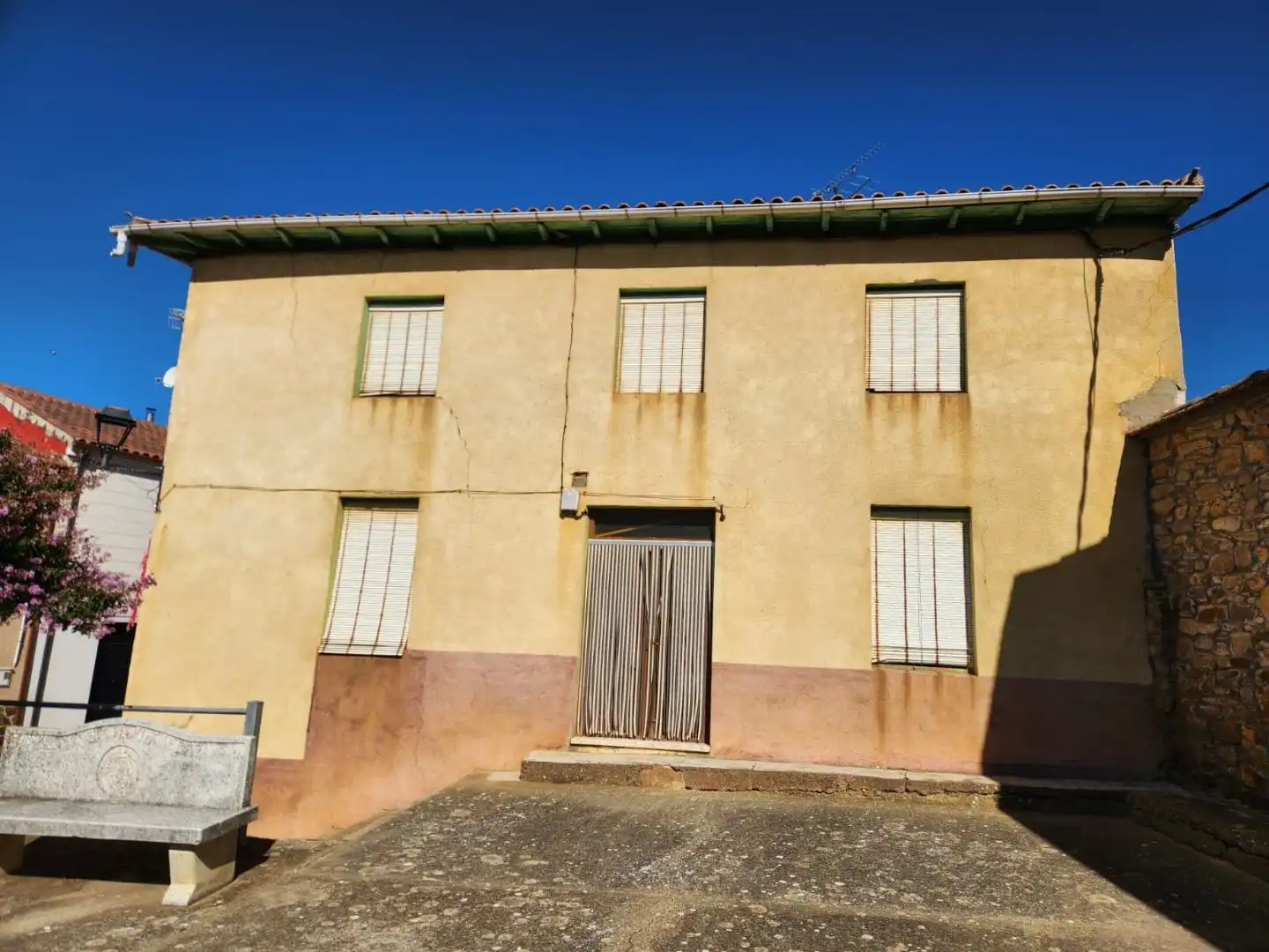 Vista exterior de Casa o xalet en venda en Ayoó de Vidriales amb Terrassa