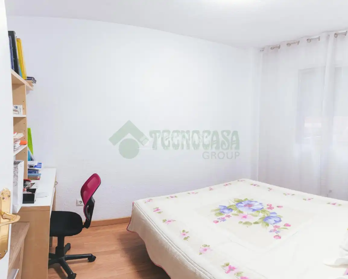 Bedroom of Flat for sale in Granada