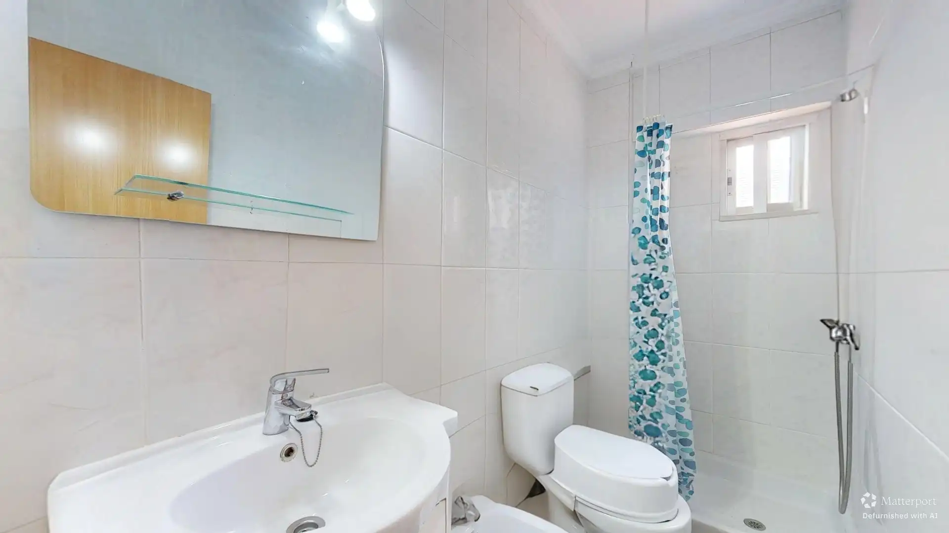 Baño de Piso en venta en Valencia con Calefacción y Balcón