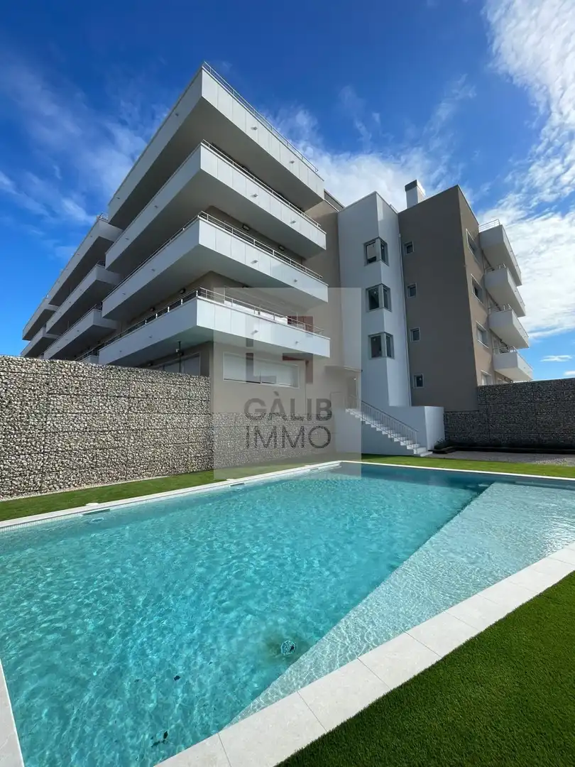 Schwimmbecken von Erdgeschoss zum Verkauf in Figueres mit Klimaanlage, Heizung und Terrasse