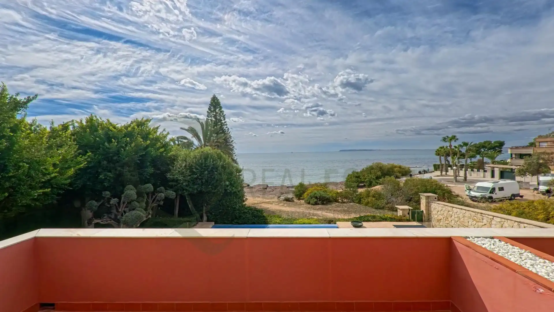 Vista exterior de Casa o xalet en venda en Alicante / Alacant amb Calefacció, Jardí privat i Terrassa