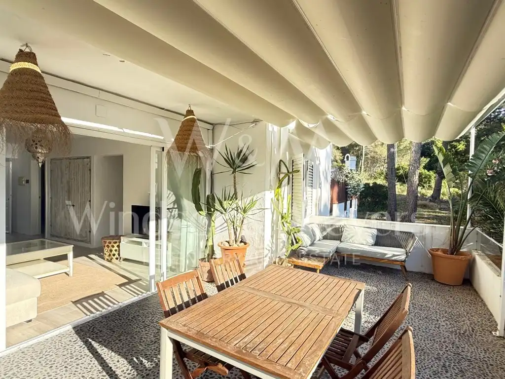 Terrasse von Wohnungen zur Miete in Sant Josep de sa Talaia mit Klimaanlage, Privatgarten und Terrasse
