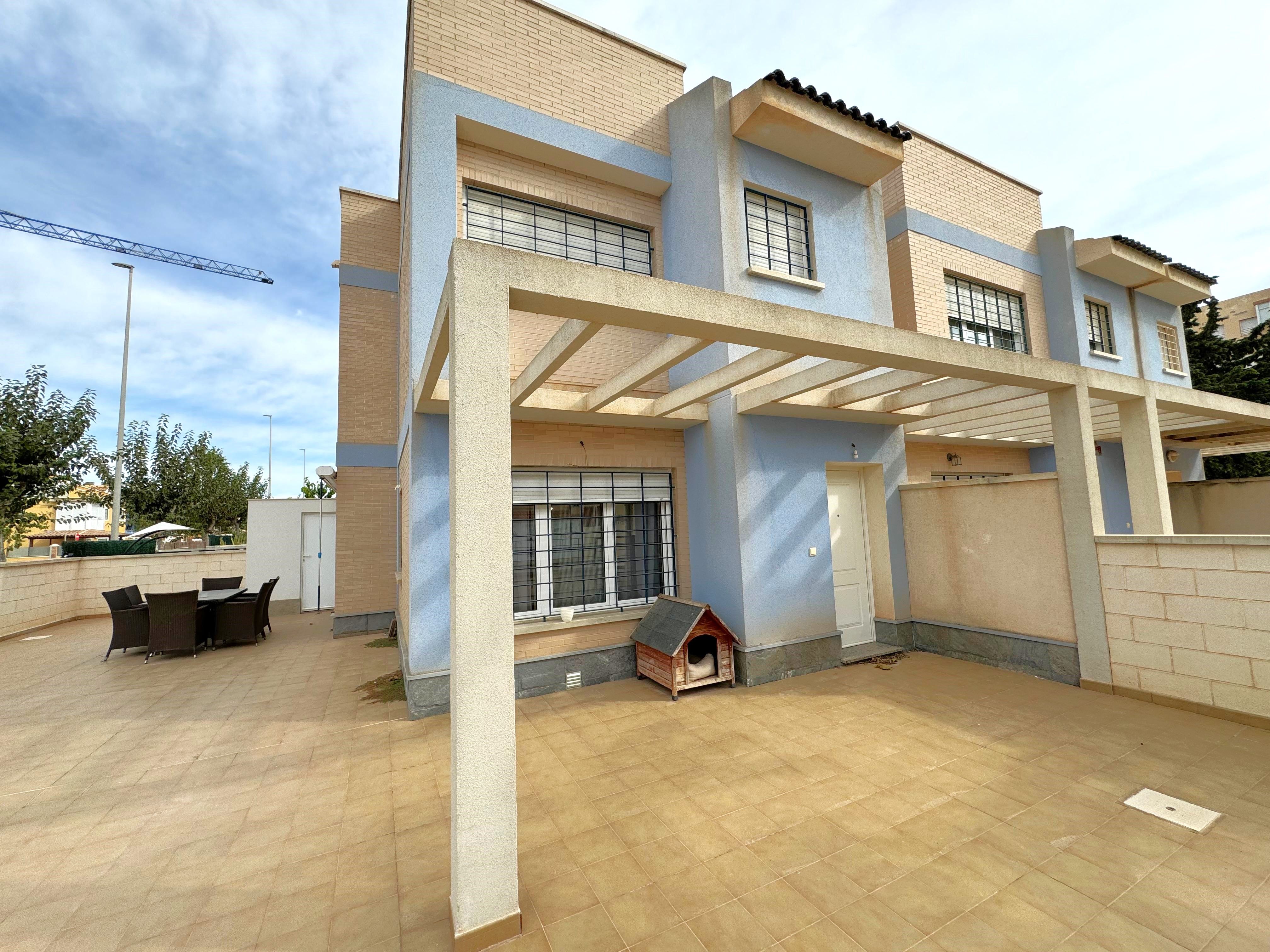 Exterior view of House or chalet for sale in Pilar de la Horadada  with Air Conditioner, Private garden and Terrace