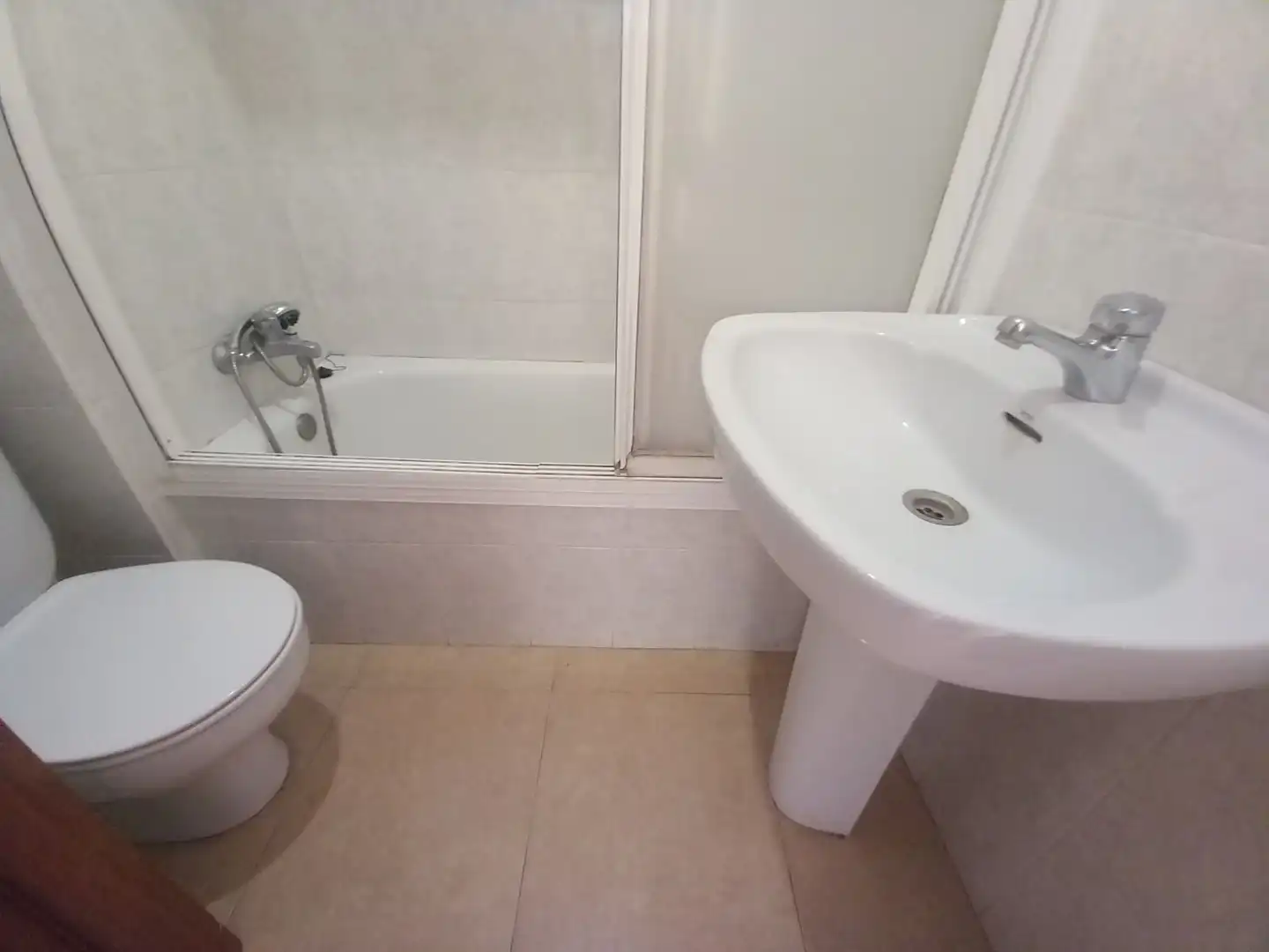 Bathroom of Flat for sale in Ronda  with Air Conditioner and Heating