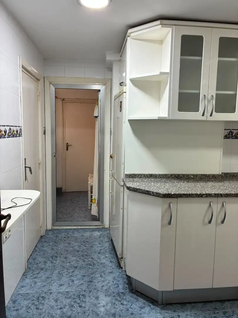 Cocina de Piso en venta en Zaragoza con Calefacción, Amueblado y Horno