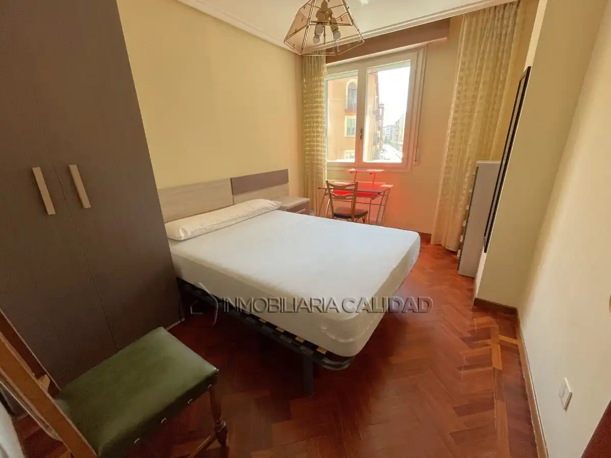 Habitación de Piso de alquiler en Burgos con Calefacción y Amueblado