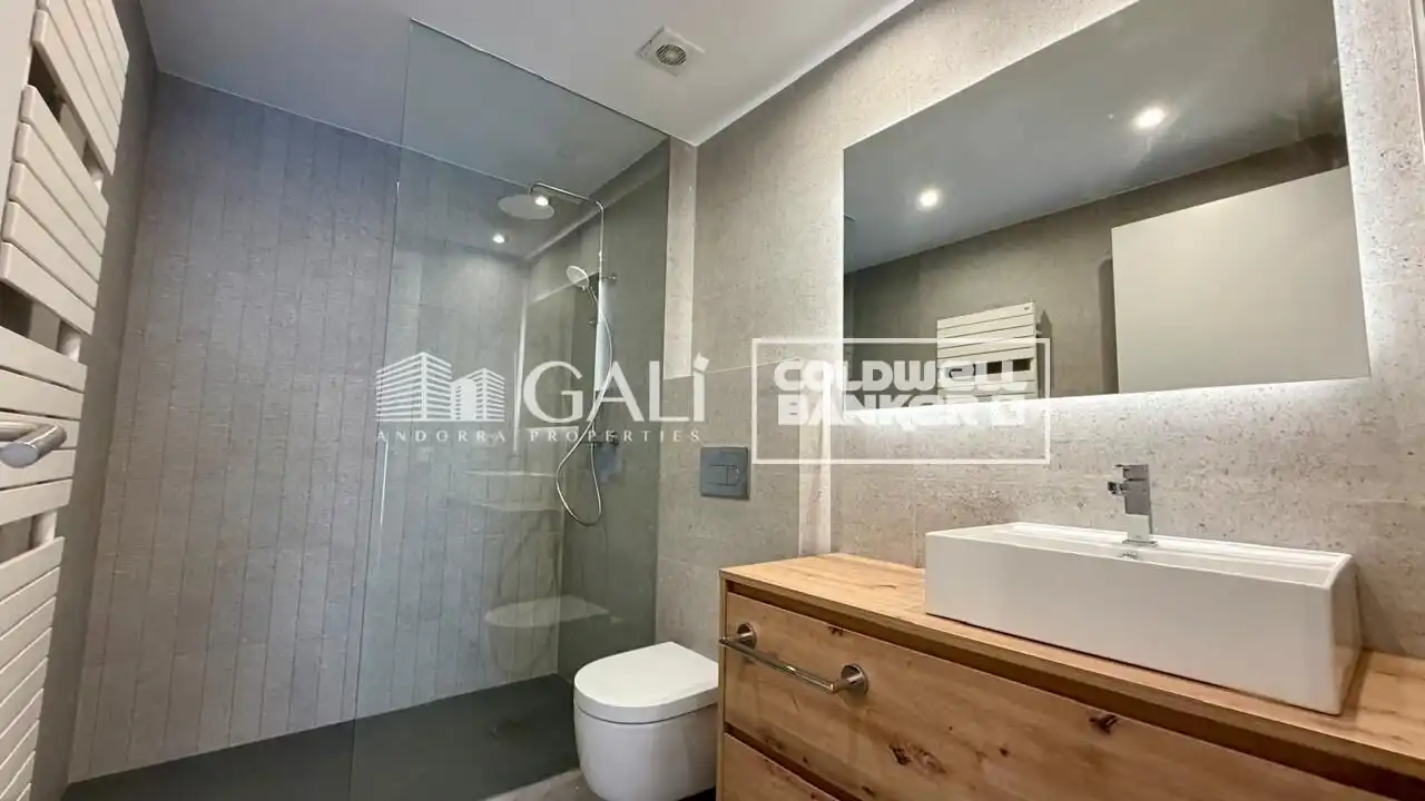 Baño de Piso de alquiler en Andorra la Vella con Aire acondicionado, Calefacción y Terraza