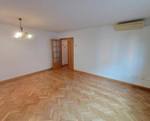 Living room of Flat to rent in  Madrid Capital  with Air Conditioner, Terrace and Swimming Pool