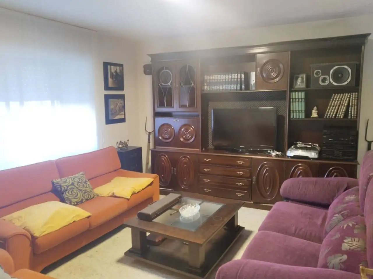 Sala de estar de Casa adosada en venta en Susinos del Páramo con Calefacción, Terraza y Amueblado