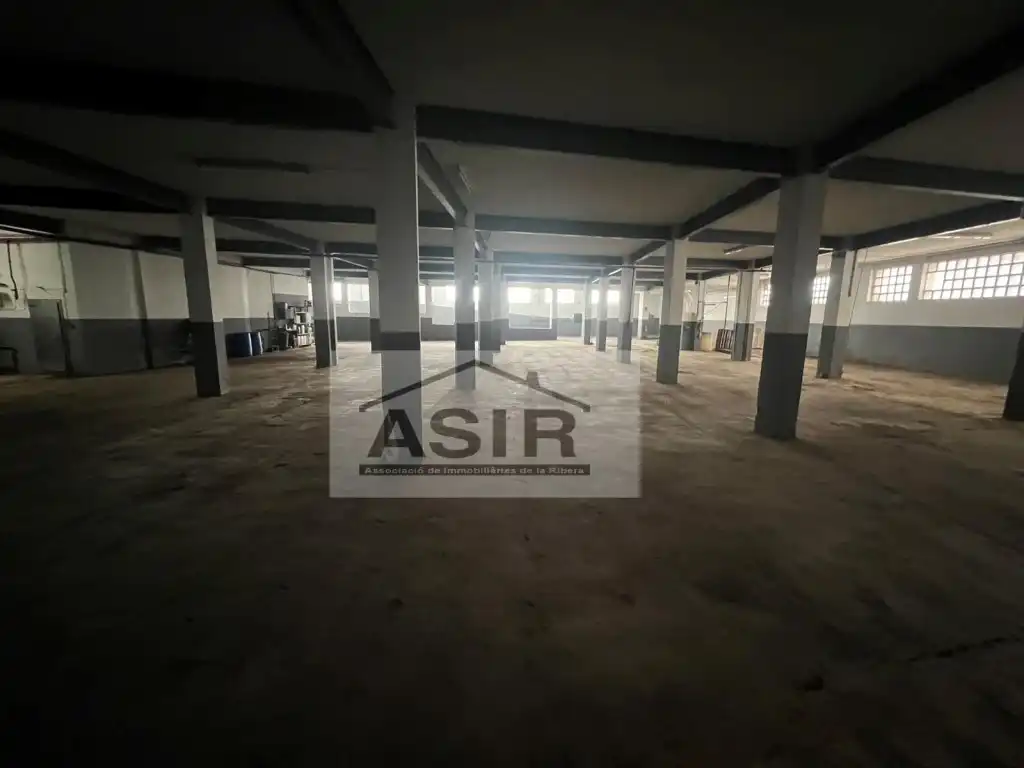Nave industrial en venta en Corbera