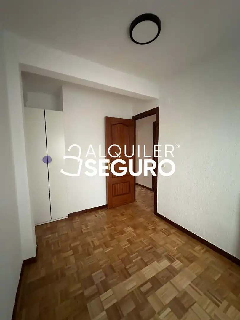 Dormitori de Pis de lloguer en Alcorcón amb Calefacció i Terrassa