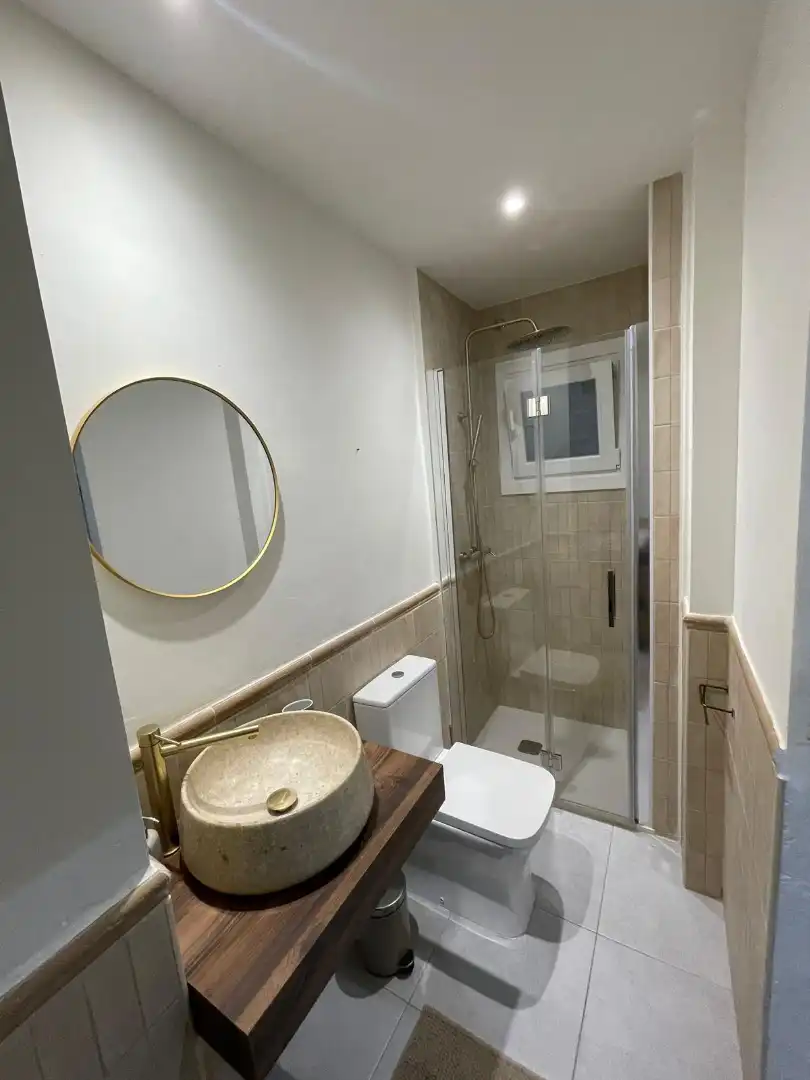 Badezimmer von Wohnungen zur Miete in Castelldefels mit Klimaanlage, Heizung und Terrasse
