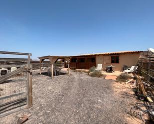 Vista exterior de Finca rústica en venda en Tuineje amb Terrassa